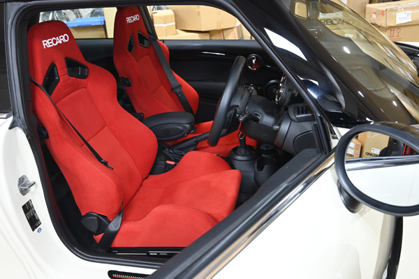 201103_bmw_mini_recaro_sr7_sr7f_asmyokohama.jpg