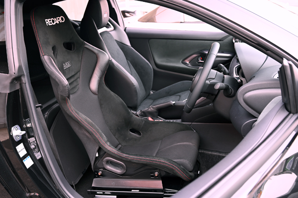 201213_yaris_gr_3_recaro_ruby_asmyokohama.jpg