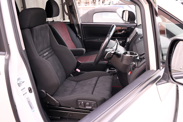 210626_toyota_voxy_asmyokohama_recaro_orthopad.jpg