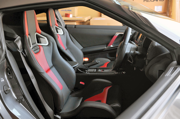 華麗 RECARO レカロ ベースフレーム R35 GT-R右席 2081.851.2