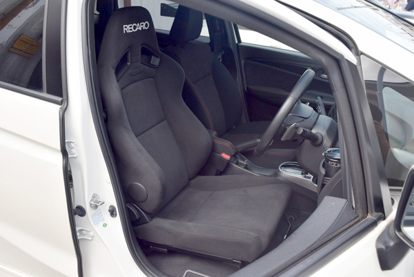 ホンダ フィット レカロ専門店 ASM -横浜市中区- レカロ(RECARO)シート装着写真・装着例