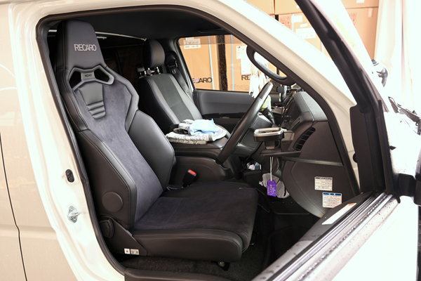 トヨタ ハイエース レカロ専門店 ASM -横浜市中区- レカロ(RECARO)シート装着写真・装着例